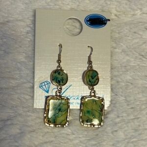Hypoallergenic Gold and Green artsy dangling earrings - NEW